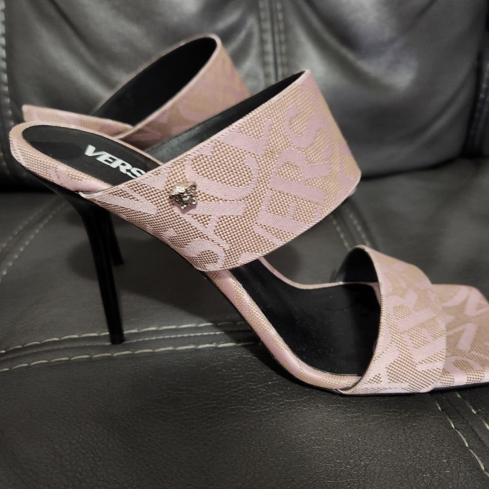 Versace Allover Logo Jacquard Pink Square Open Toe Heel NEW - Picture 2 of 11